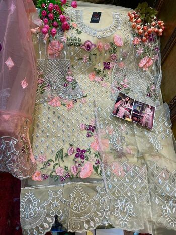 HOOR TEX D.NO 19011 PAKISTANI SUITS LATEST COLLECTION 2021