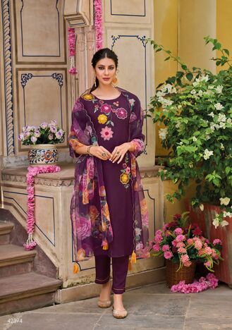 KAILEE FASHION SHEHNAAZ KURTIS LATEST CATALOGUE SUPPLIER IN SURAT