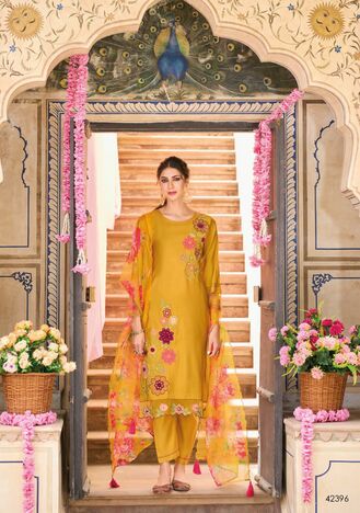 KAILEE FASHION SHEHNAAZ KURTIS LATEST CATALOGUE SUPPLIER IN SURAT