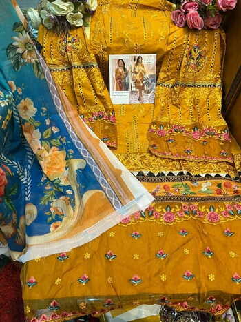 ZARQASH MAH E NOOR PAKISTANI LAWN COTTON SUITS WHOLESALER SURAT